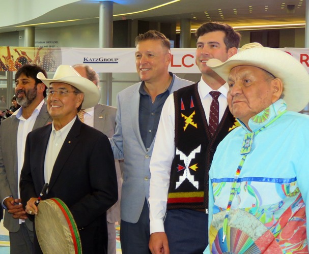 Alex Janvier with Mayor Don Iveson, Bob Black, Willie Littlechild and Sanjay Shahani. Photos by Jphn Copley