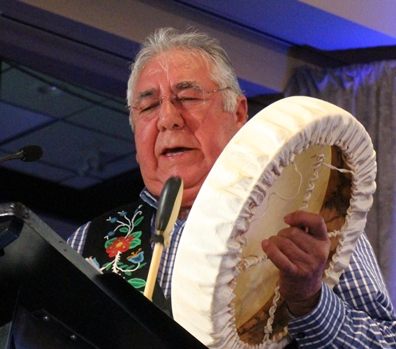 Special guest Tony Belcourt shared a Drum Song with the BBMA audience. 