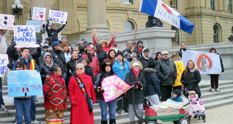 w3poundmakers-2016-sober-walk-participants-in-front-of-alberta-legislature