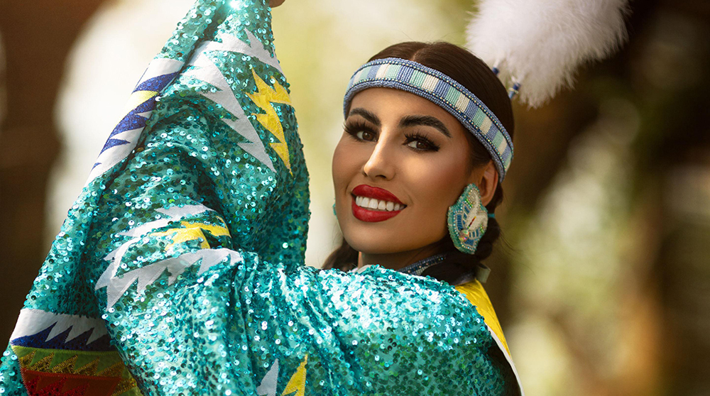 Lannie Houle Cultural representation on the Miss Universe Canada Stage